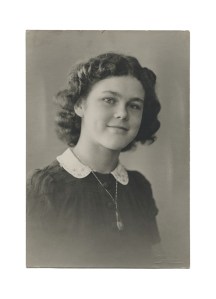 Elisabeth Johanna de Lange [1929-2011] in 1943